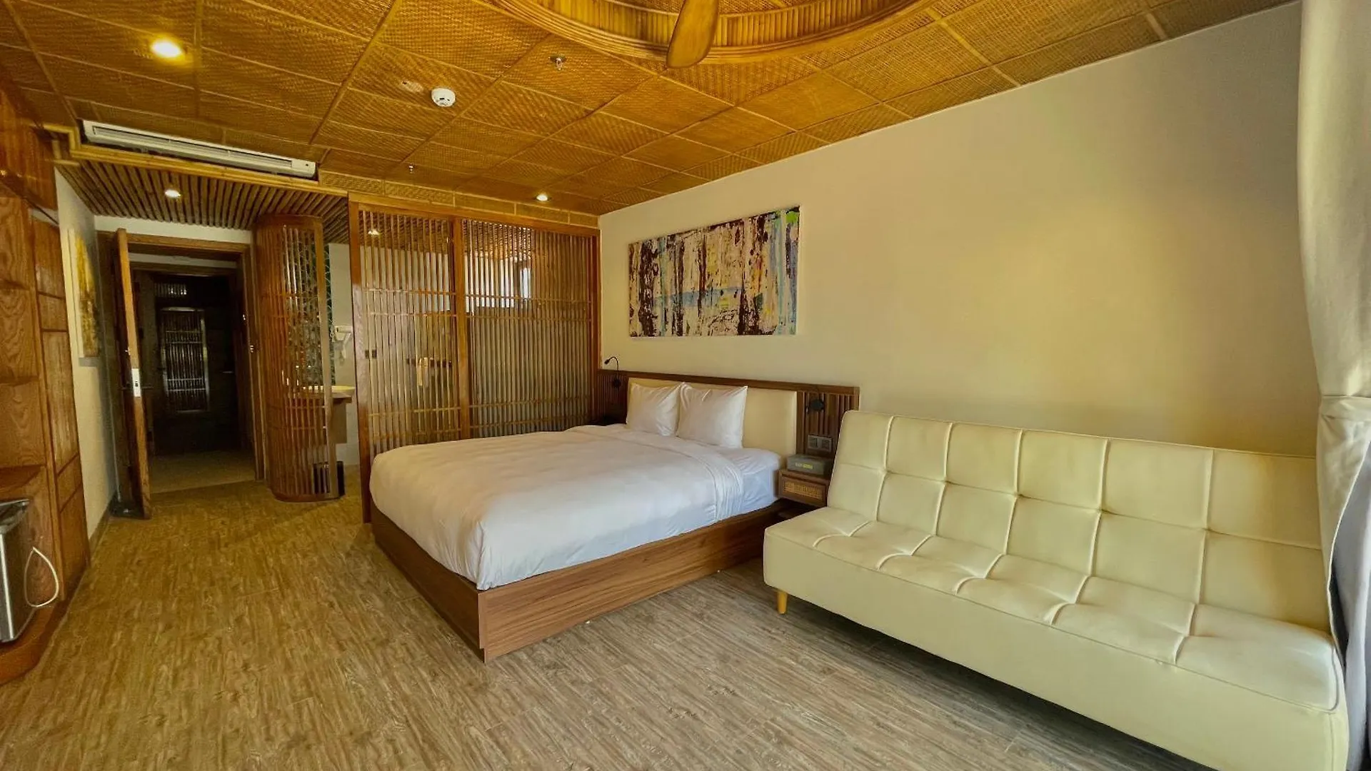 Luk Inn Hotel - An Thuong, Da Nang 4*,  Vietnam